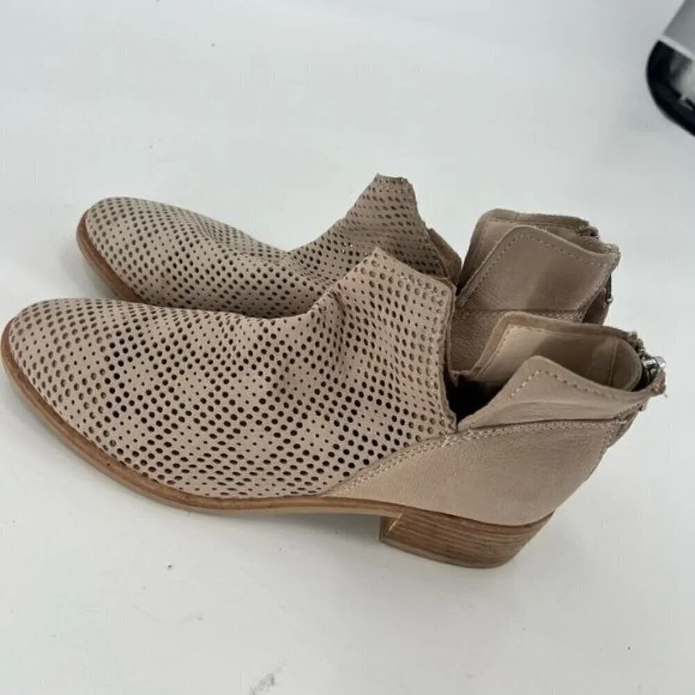 Dolce Vita laser cut boots booties shoes 8.5